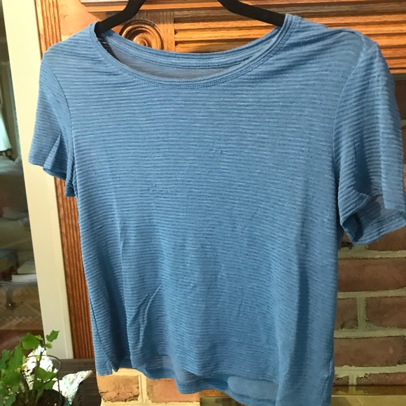 THREE Aeropostale Crop Tops - Picture 4 of 7